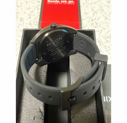 NIXON A1365-004-00 Analog Men's Watch — Japanese