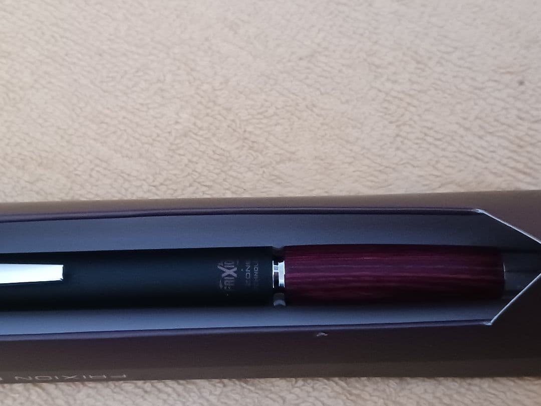 PILOT Frixion Ball Knock Zone red ballpoint pen with 0.25mm fine writing tip and click mechanism