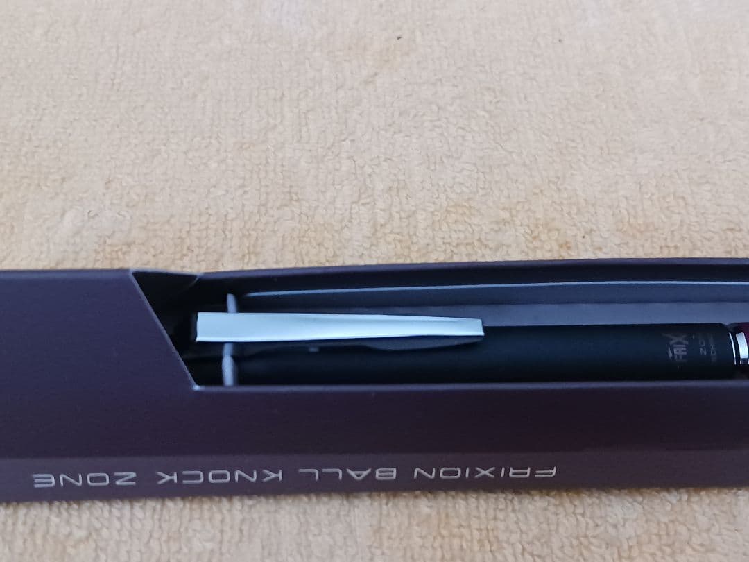 PILOT Frixion Ball Knock Zone red ballpoint pen with 0.25mm fine writing tip and click mechanism