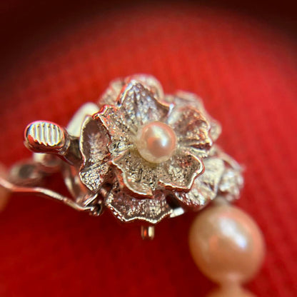 Vintage true pearl necklace featuring 4 cm length and 0.6 to 0.7 cm diameter pearls
