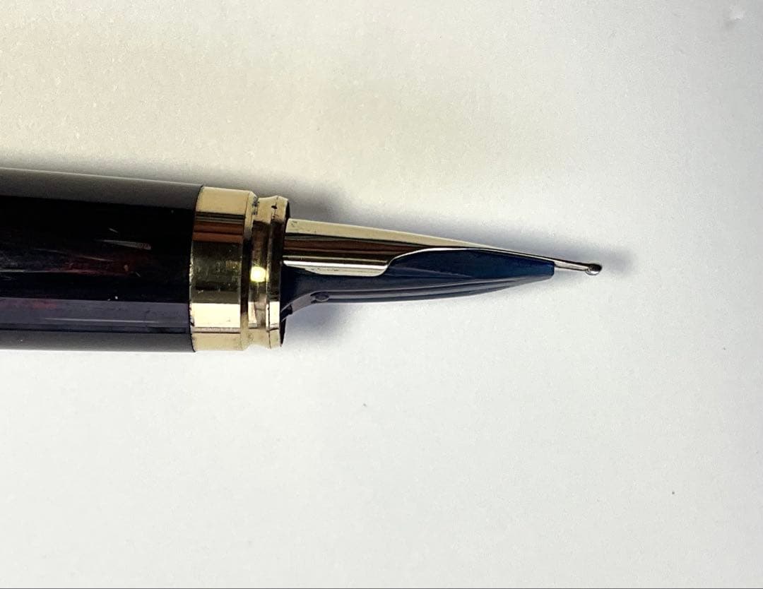 PILOT Cavalier fountain pen in black and brown marble pattern with medium nib, capped, 141mm length