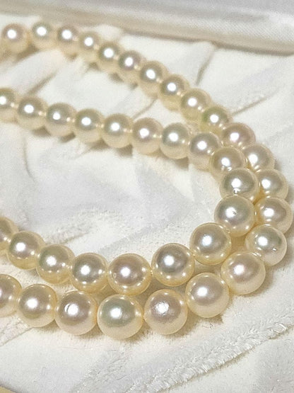 White Akoya pearl necklace with 6.8mm pearls on a 44cm silver chain