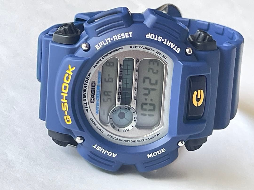 CASIO DW-9052 Quartz Men's Watch — Japanese