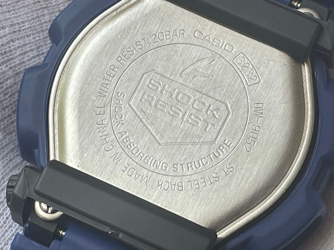 CASIO DW-9052 Quartz Men's Watch — Japanese