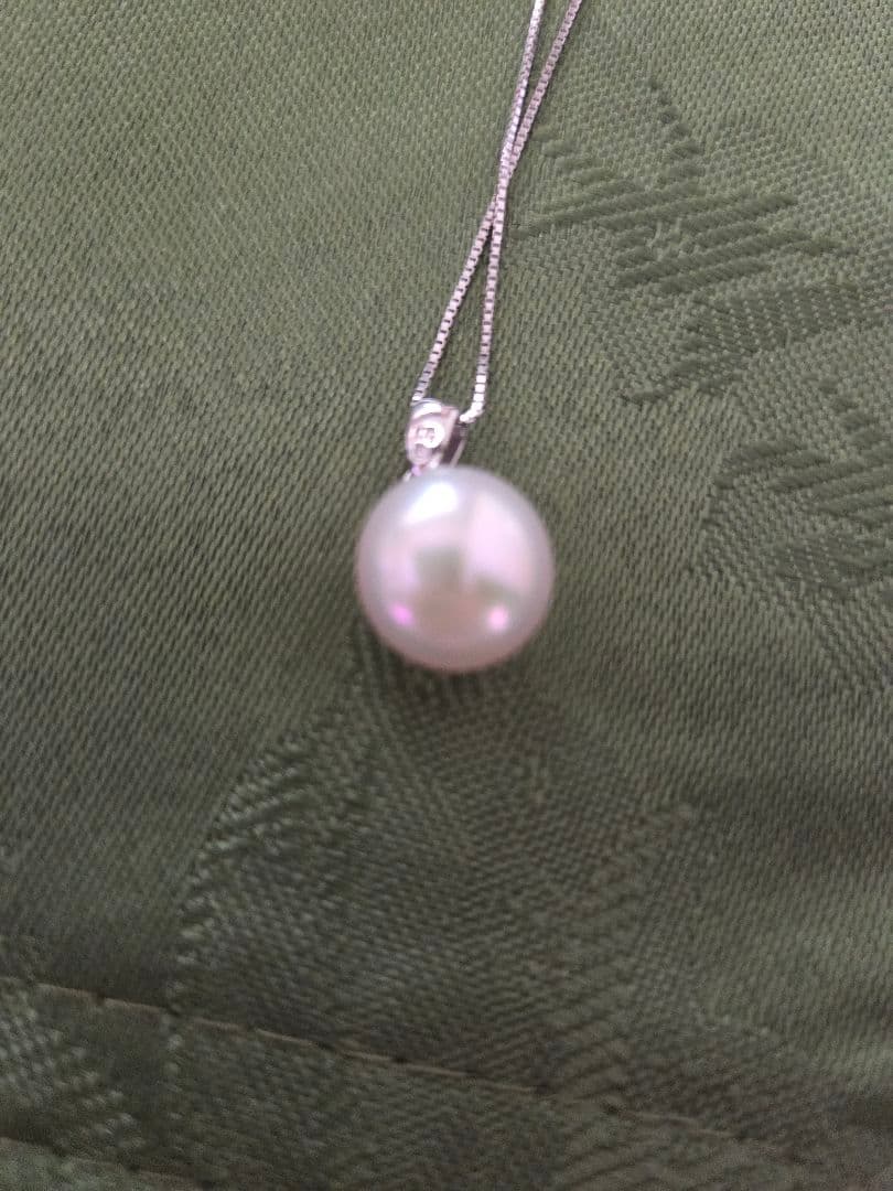 Mikimoto single 10mm white Akoya pearl pendant with K18WG adjustable chain