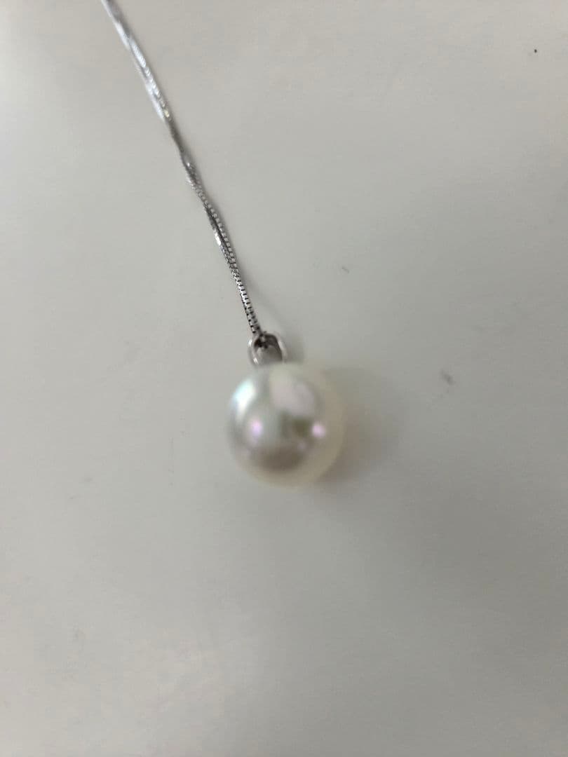 Mikimoto single 10mm white Akoya pearl pendant with K18WG adjustable chain