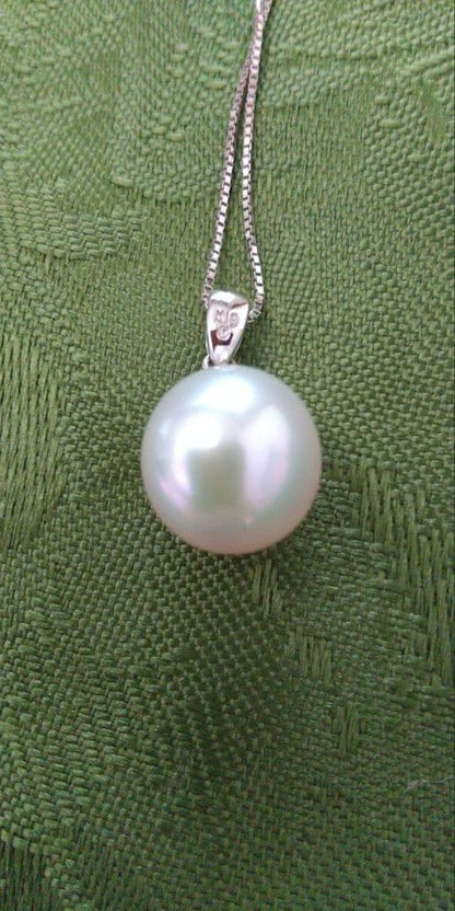 Mikimoto single 10mm white Akoya pearl pendant with K18WG adjustable chain