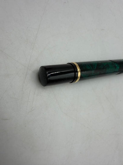 WATERMAN Lorea Décor Green Fountain Pen with medium nib displayed against white background