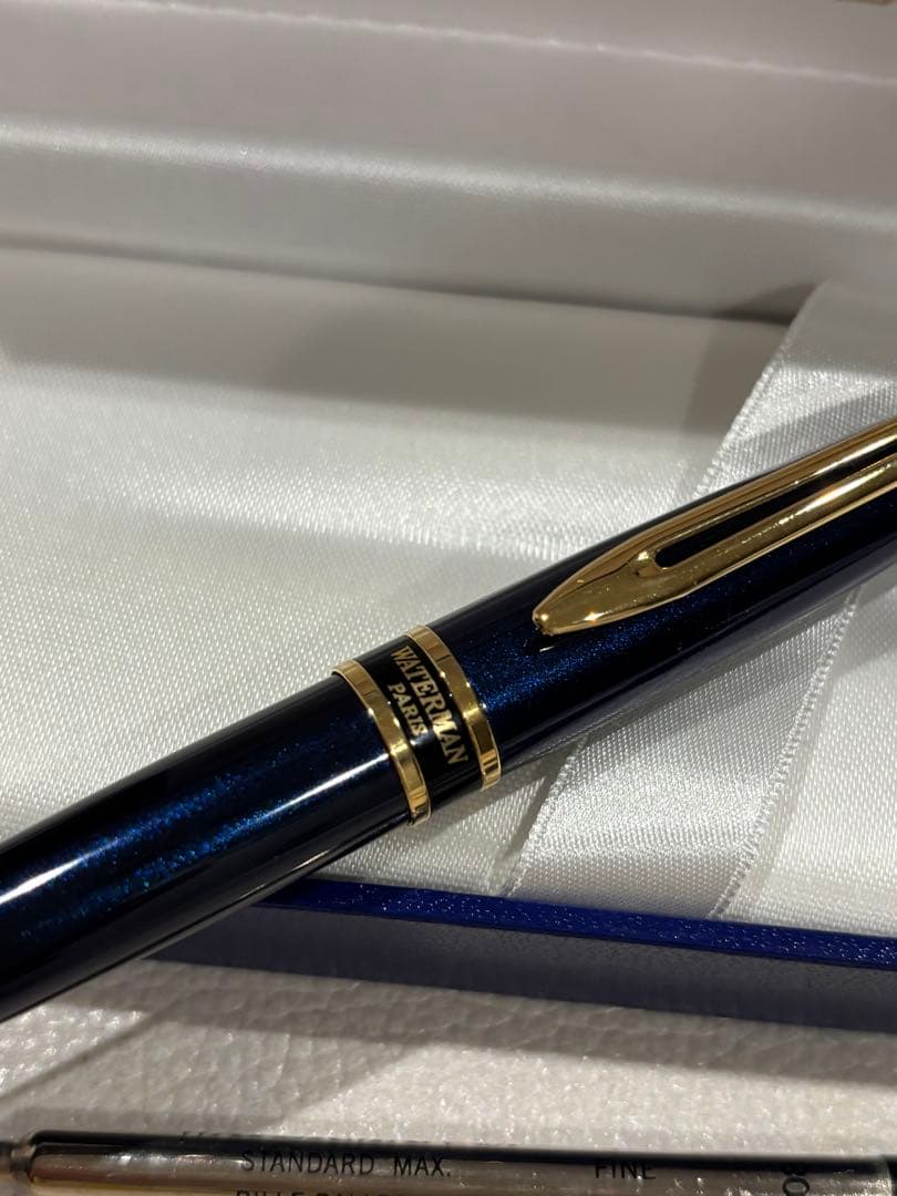WATERMAN Expert ballpoint pen in navy blue with gold accents, 14 cm length