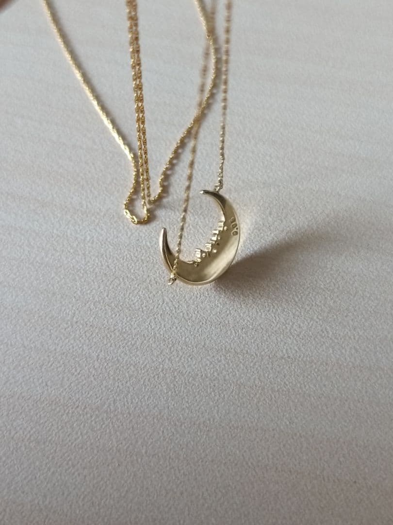 Agete gold necklace with 0.05ct diamond moon pendant on 55cm yellow gold chain