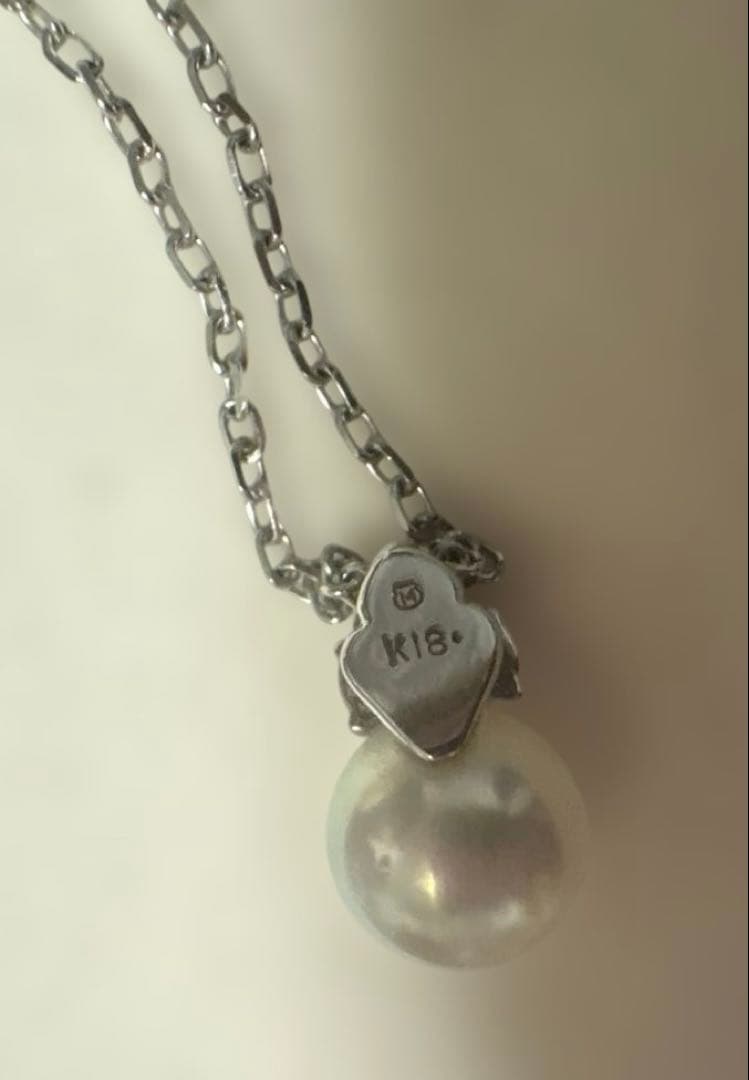 MIKIMOTO K18WG necklace with a single white pearl pendant on a delicate white gold chain