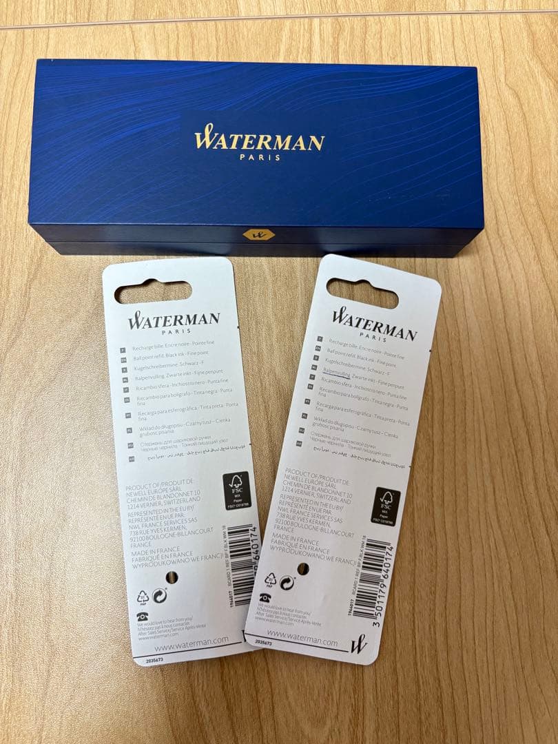 Waterman Expert Essential Pen in dark red with case and two replacement ink cartridges
