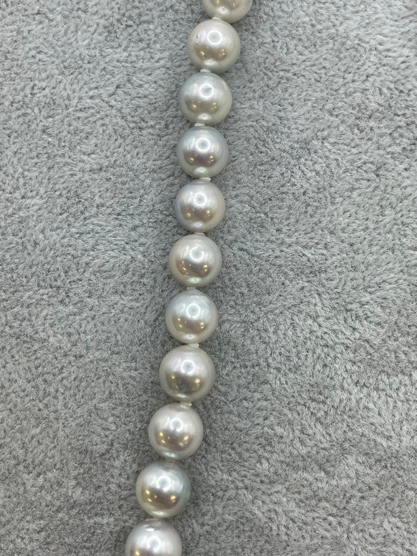 Akoya pearl silver necklace featuring 8.5mm natural blue-gray pearls on a 40 cm silver chain