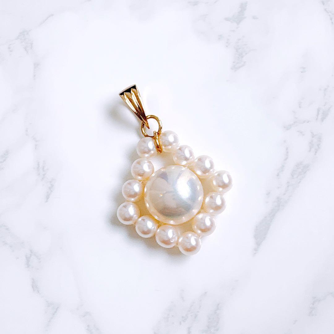 TASAKI K18 gold pearl necklace top featuring a 12mm Mabe pearl and 13 small 4.5mm Akoya pearls