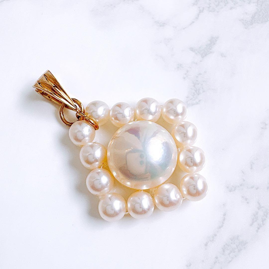 TASAKI K18 gold pearl necklace top featuring a 12mm Mabe pearl and 13 small 4.5mm Akoya pearls