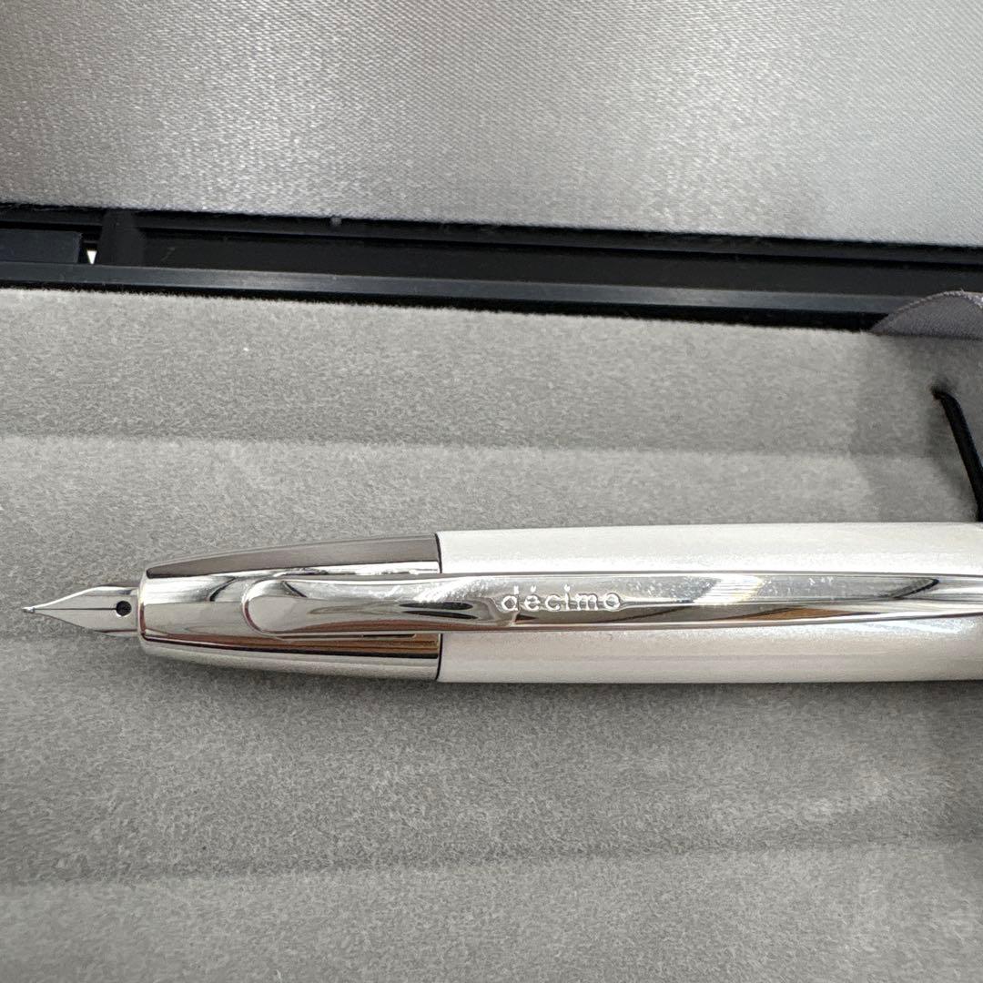 Pilot Decimo Capless fountain pen with 18k fine tip shown in superb condition