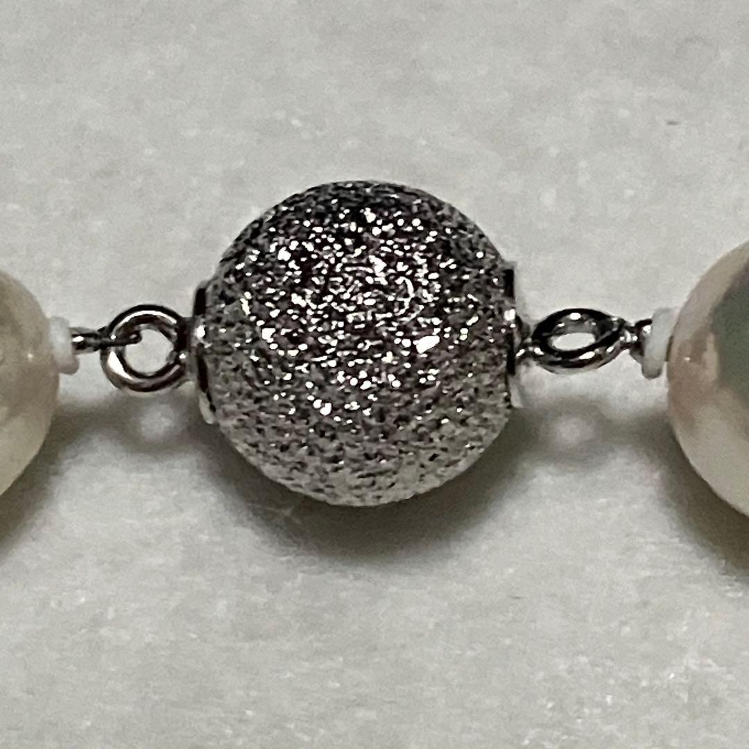 Akoya pearl necklace with 10.0mm white pearls measuring approximately 42.5cm in length
