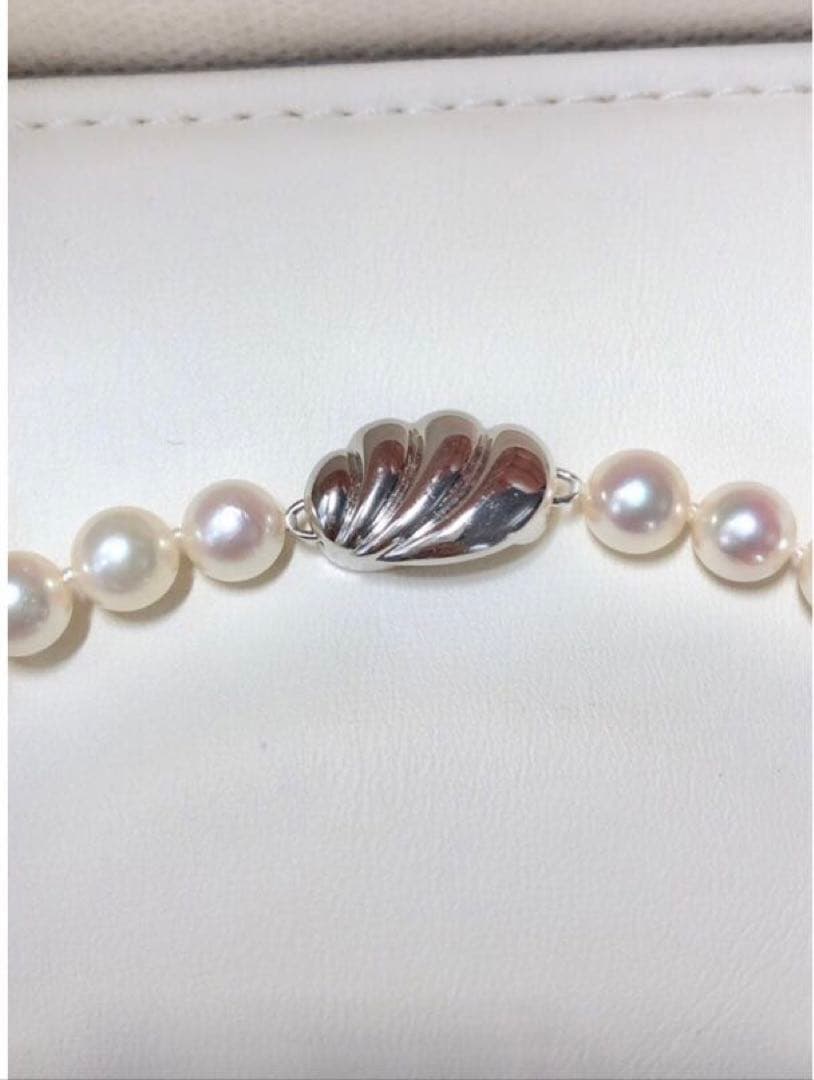 Akoya pearl necklace with 6.5-7.0mm pearls and matching 7.0mm earrings with silver clasp