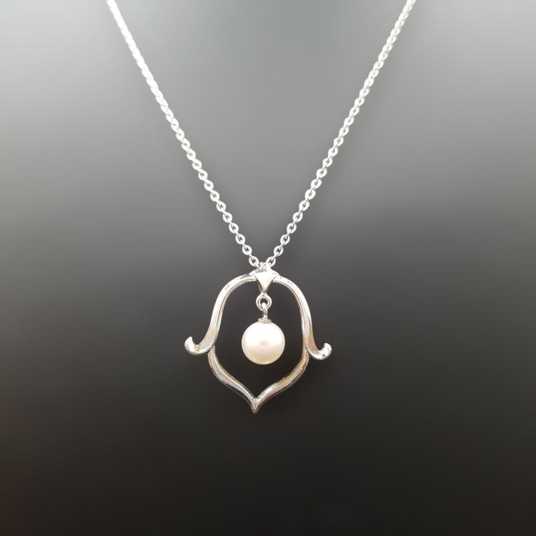 Mikimoto Flower Motif Ladies Necklace with 6mm silver pearl and engraved silver chain