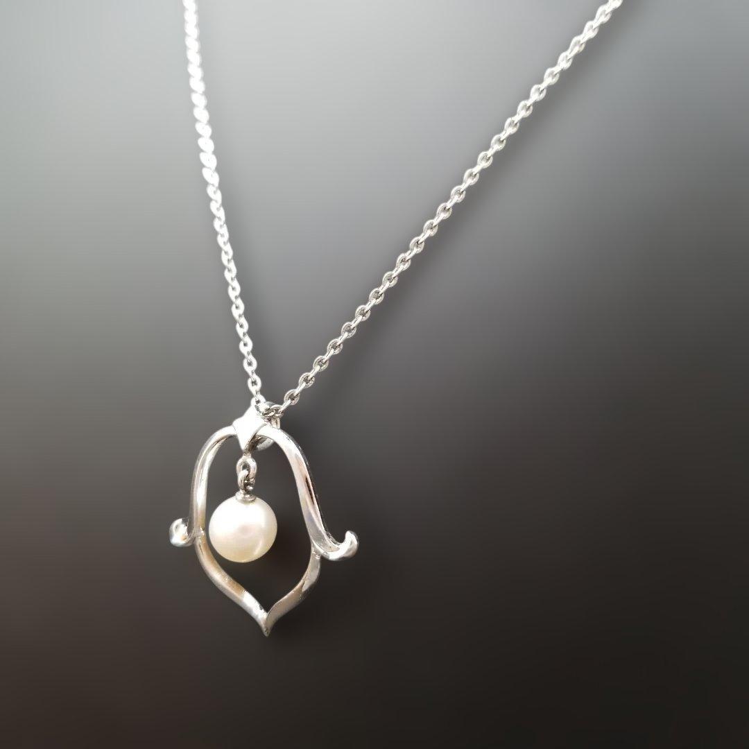 Mikimoto Flower Motif Ladies Necklace with 6mm silver pearl and engraved silver chain