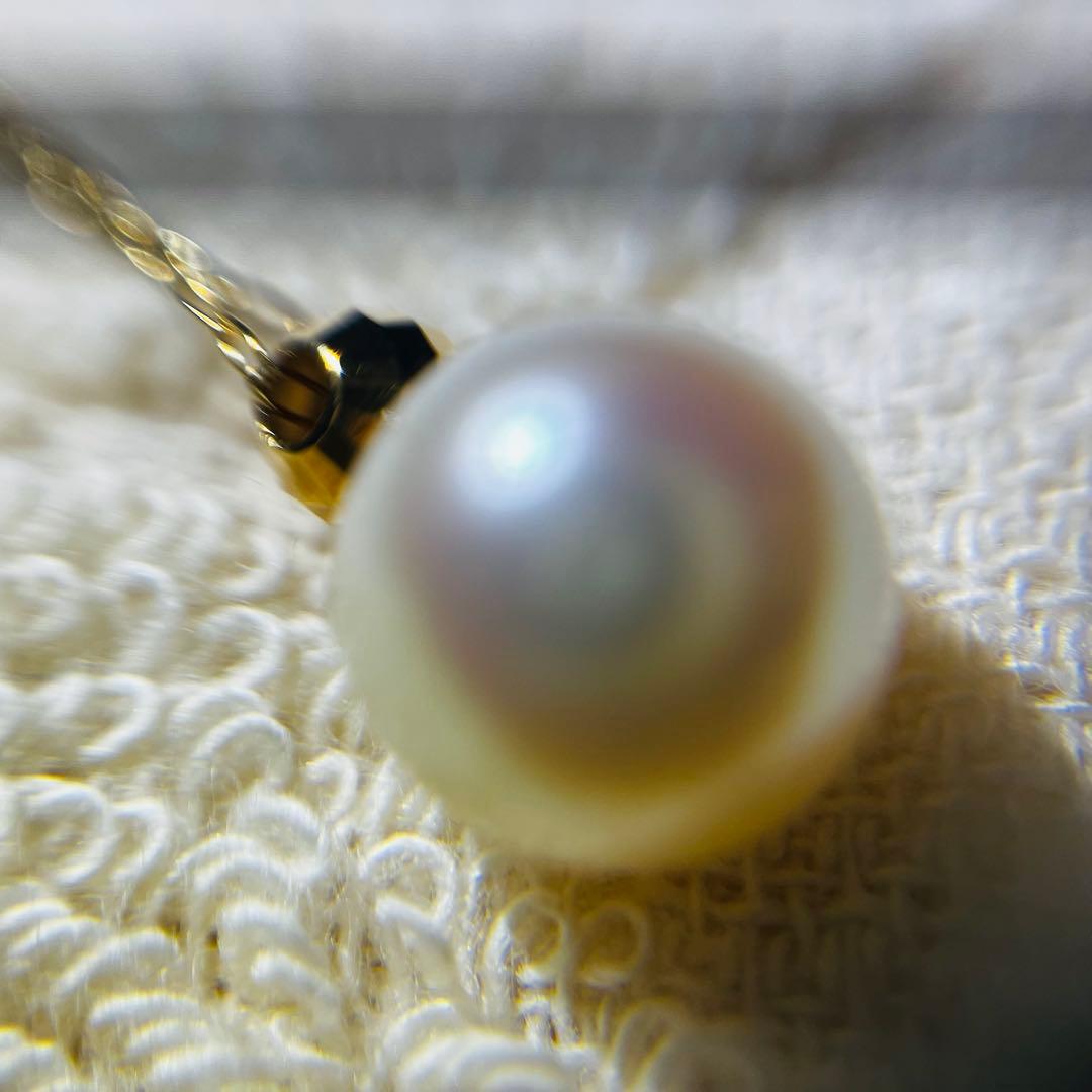 K18 yellow gold necklace with 8mm Akoya pearls approximately 40cm long adjustable length