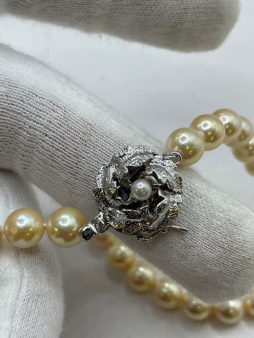 Akoya pearl necklace with 7mm genuine pearls on a 40 cm silver chain weighing 33.8 grams