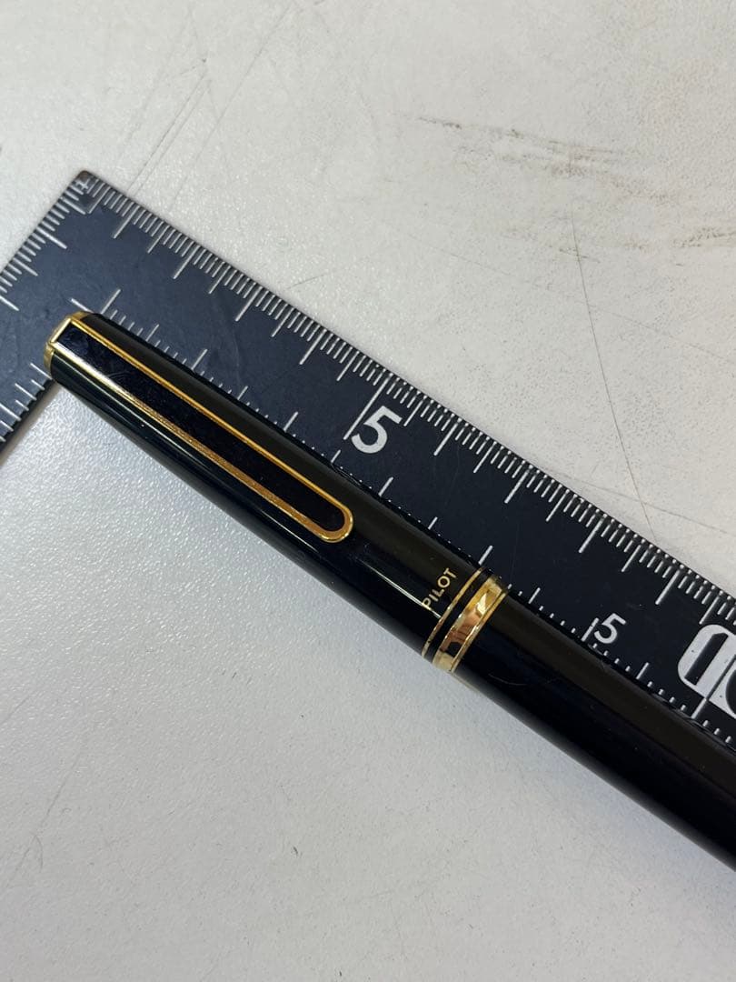 M149 PILOT black fountain pen with 14K fine nib and sleek black body