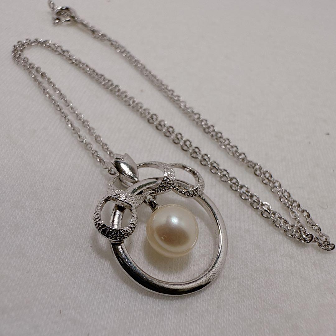 MIKIMOTO Silver Akoya Pearl Round Necklace featuring a single pearl pendant on a 40.5 cm silver chain