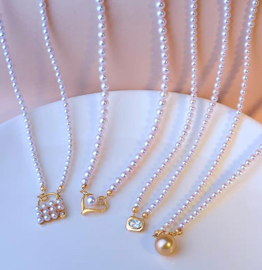 Law K18YG yellow gold heart pendant necklace with 5-5.5 mm Akoya pearl charm