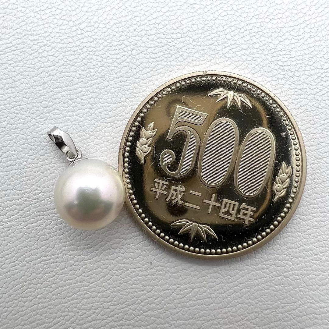 Platinum PT900 pendant top with a 9.1mm round Akoya pearl and 1.2mm width detail