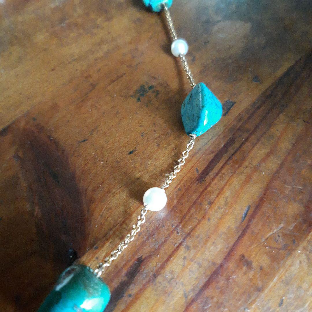 ajete Select Antique Necklace with 44cm gold chain, turquoise decoration, and pearl accents