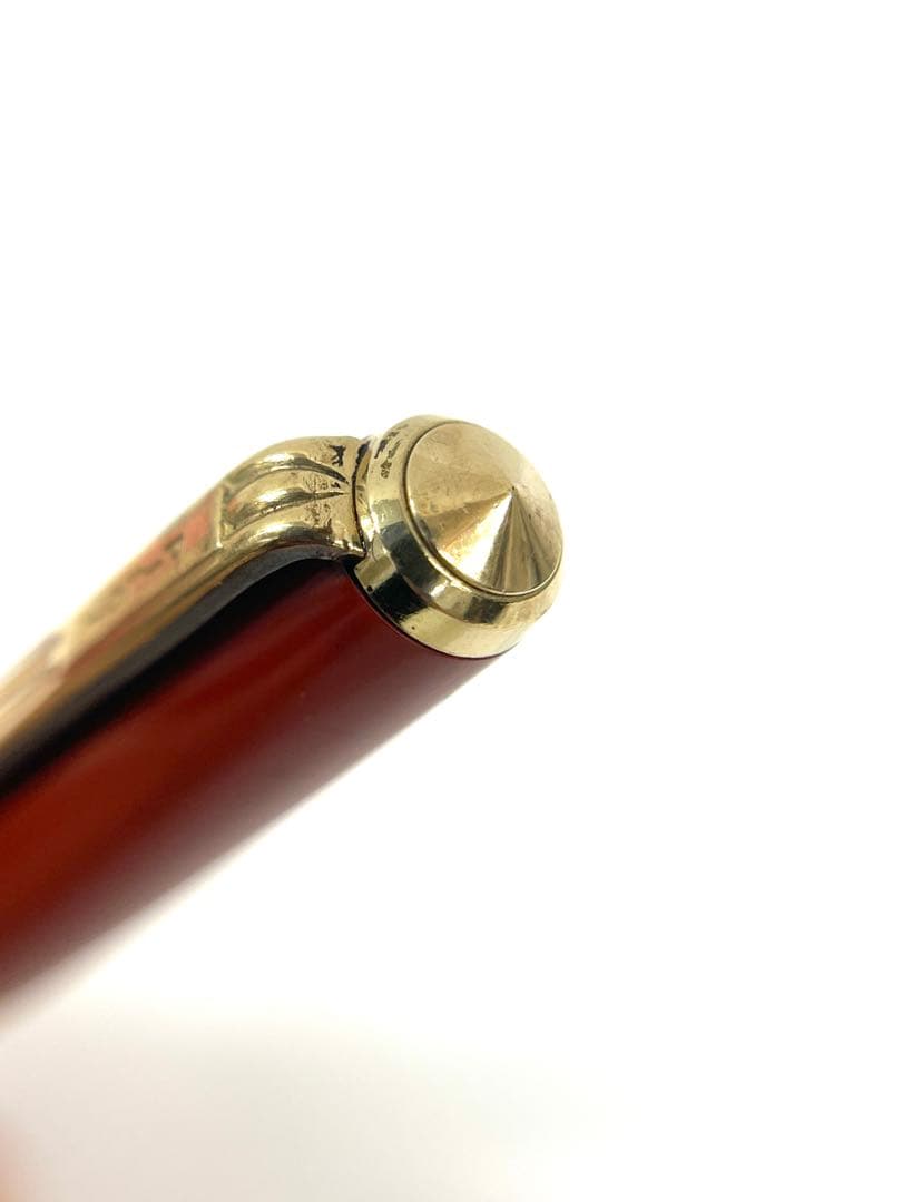 PILOT fountain pen with 14K inset nib in Bordeaux color on white background