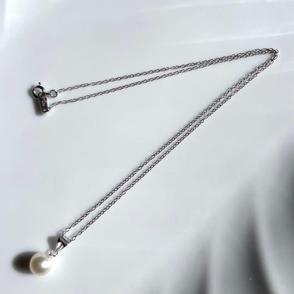 Akoya pearl necklace with 7mm pearls on 14k white gold and silver chain 40.5cm length
