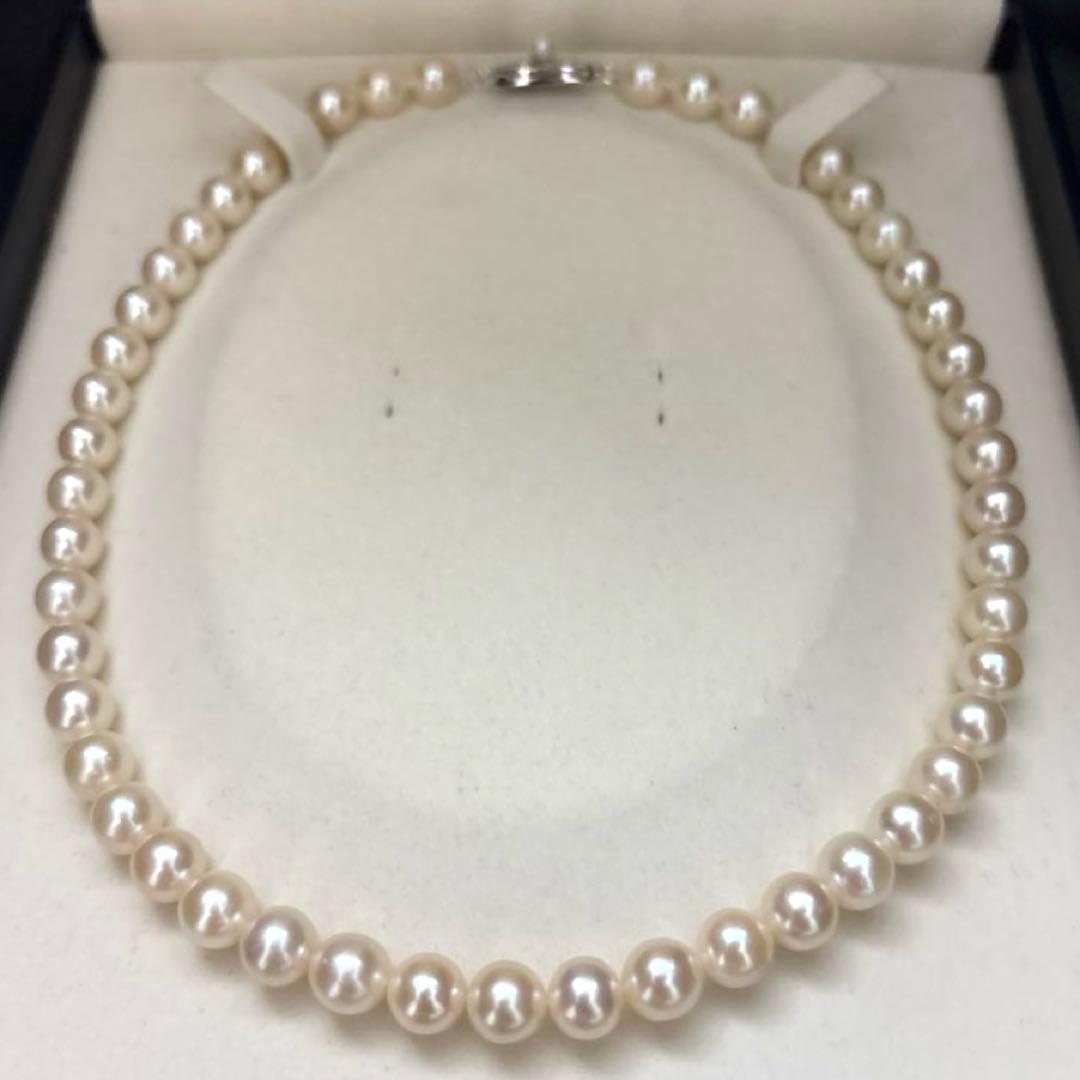 New Finish Akoya pearl necklace with 8mm white round pearls, 41cm length