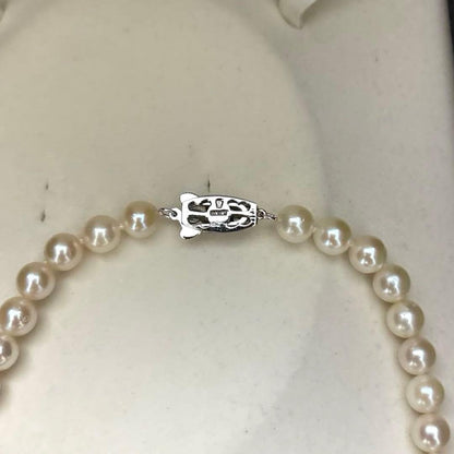 New Finish Akoya pearl necklace with 8mm white round pearls, 41cm length