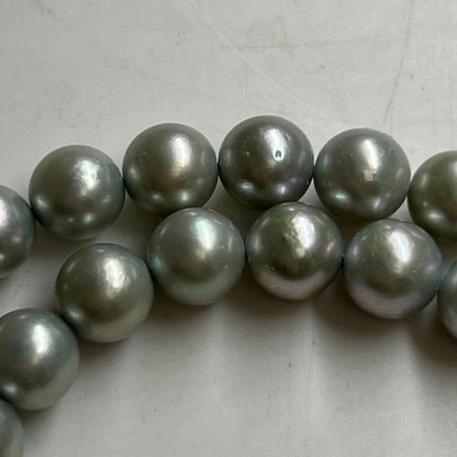 Akoya pearl necklace with blue gray pearls measuring 7.9-8.4mm weighing 41 grams