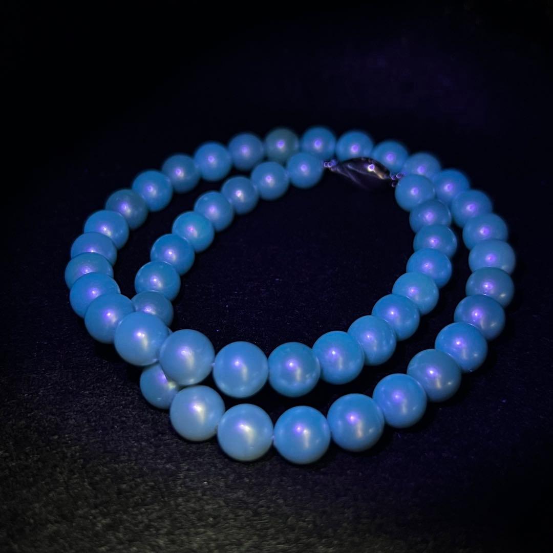 Akoya pearl necklace with blue gray pearls measuring 7.9-8.4mm weighing 41 grams