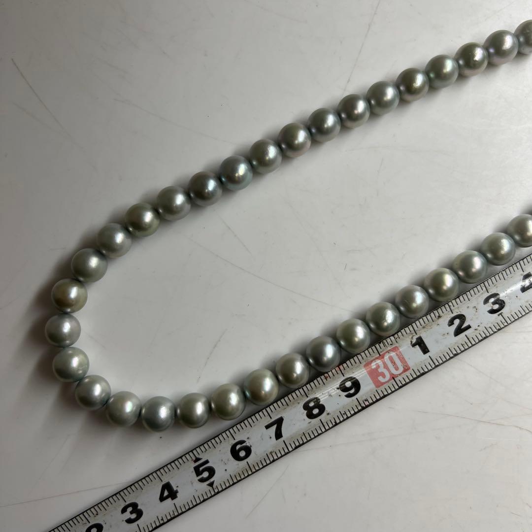 Akoya pearl necklace with blue gray pearls measuring 7.9-8.4mm weighing 41 grams