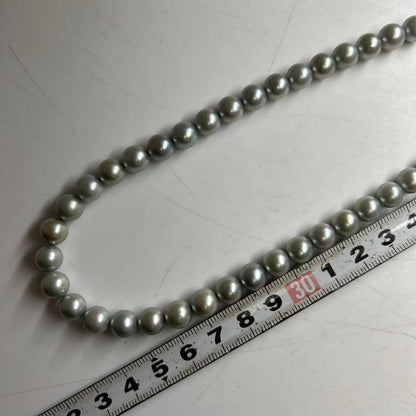 Akoya pearl necklace with blue gray pearls measuring 7.9-8.4mm weighing 41 grams