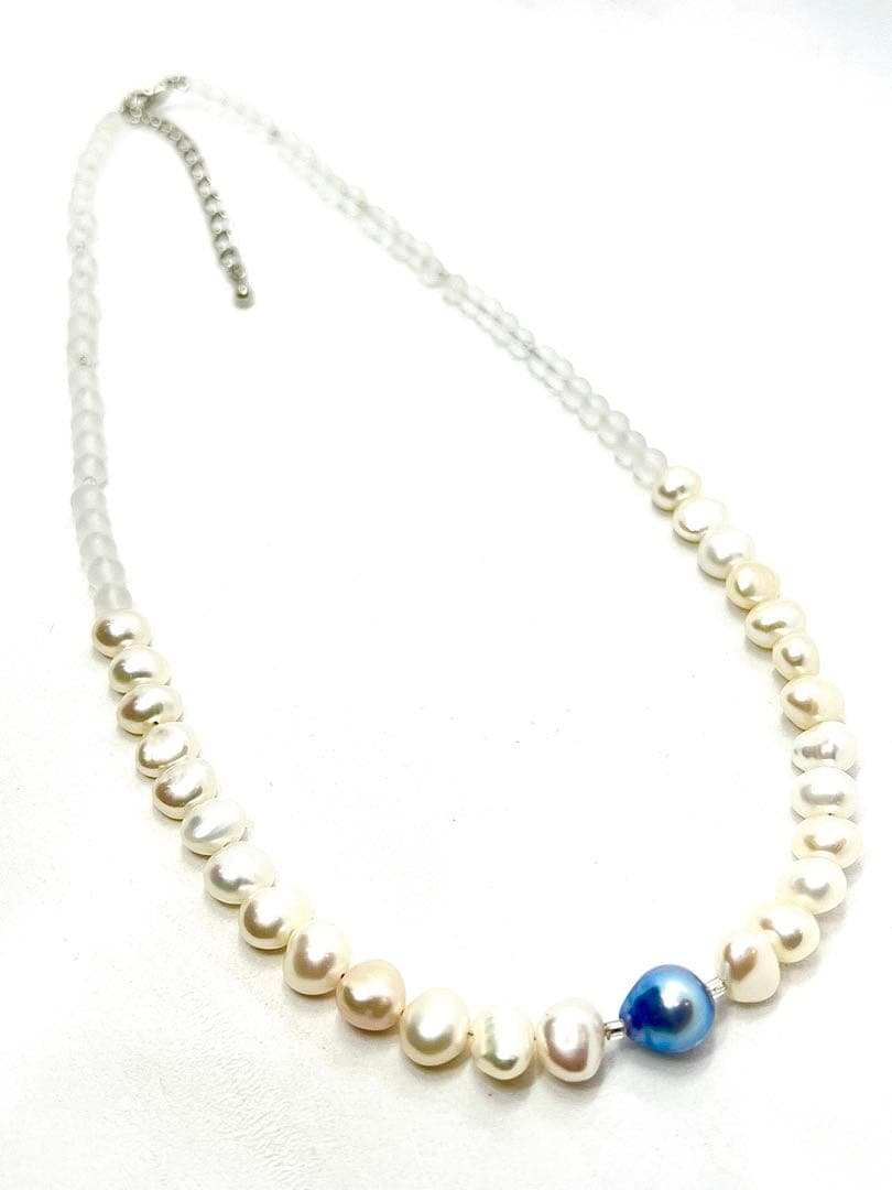 Owari Akoya pearl necklace featuring black and indigo blue pearls with baroque pearls and frozen quartz accents