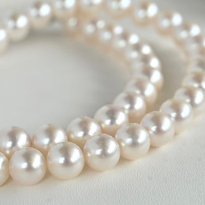 Takashi Akoya pearl necklace with 8-7.5mm pearls and ribbon clasp, 42cm length