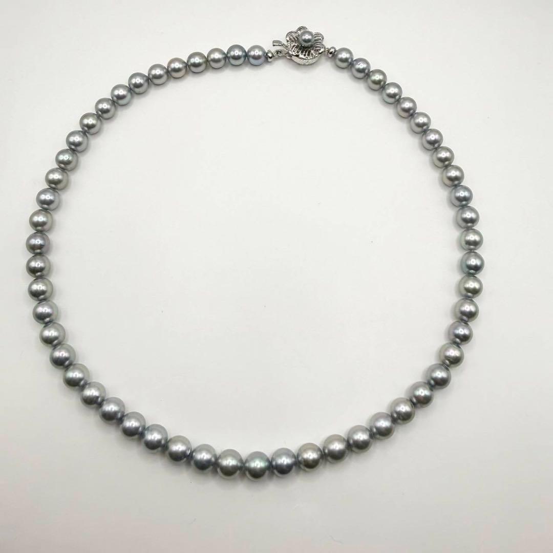 Honmon Pearl Akoya pearl necklace with silver engraving in metallic gray, length 42 cm
