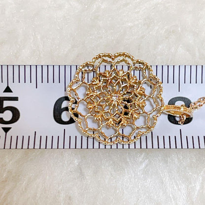 Agete K10 diamond charm necklace top with hollow pattern on a 50cm chain