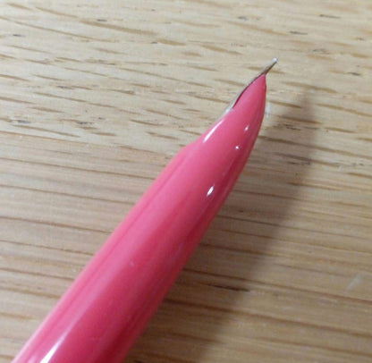 Pilot fountain pen with short fine 14K gold nib and gold beige and cherry red body