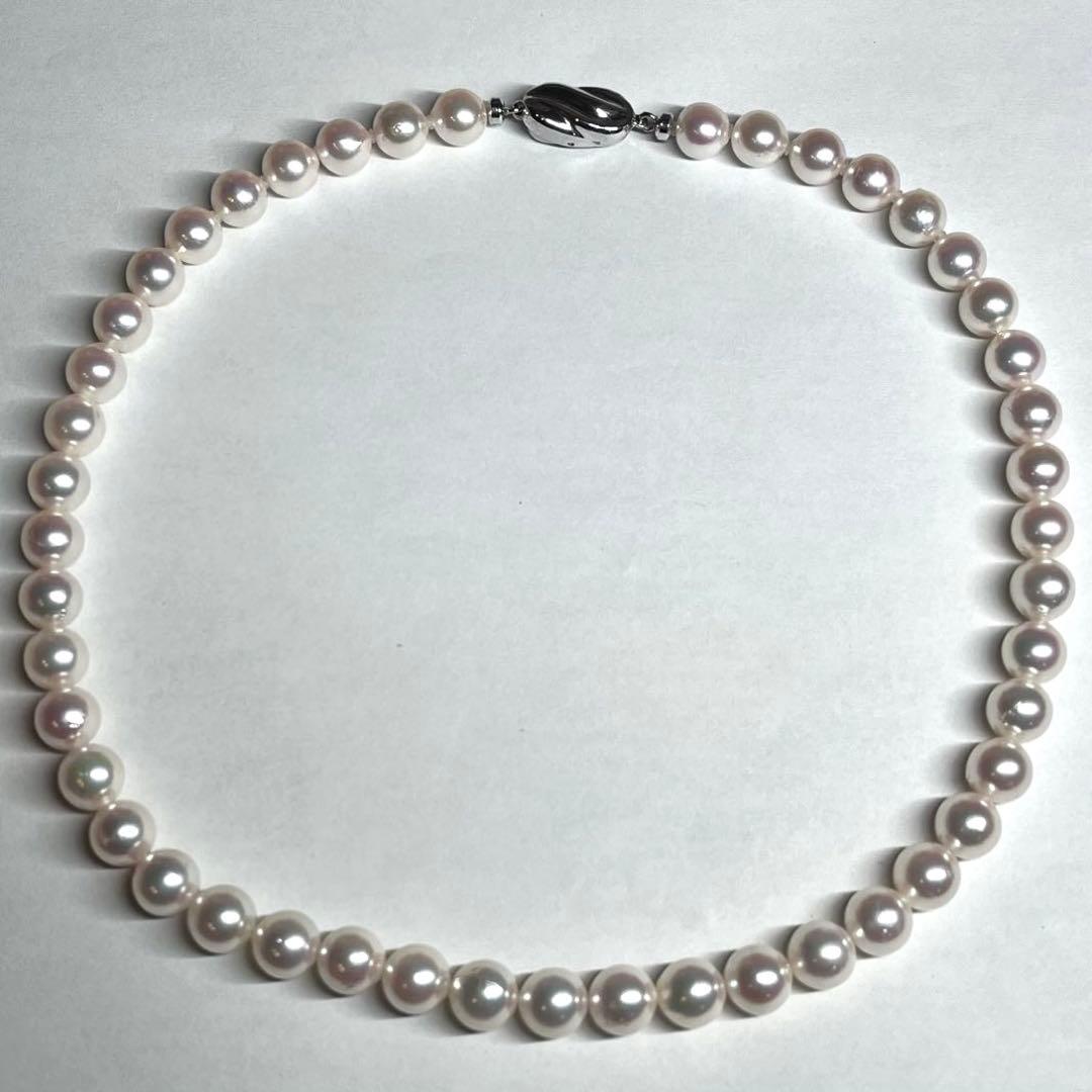 Aurora Hanadama Grade Akoya Pearl Necklace 8-8.5mm pearls with silver clasp displayed with paulownia box