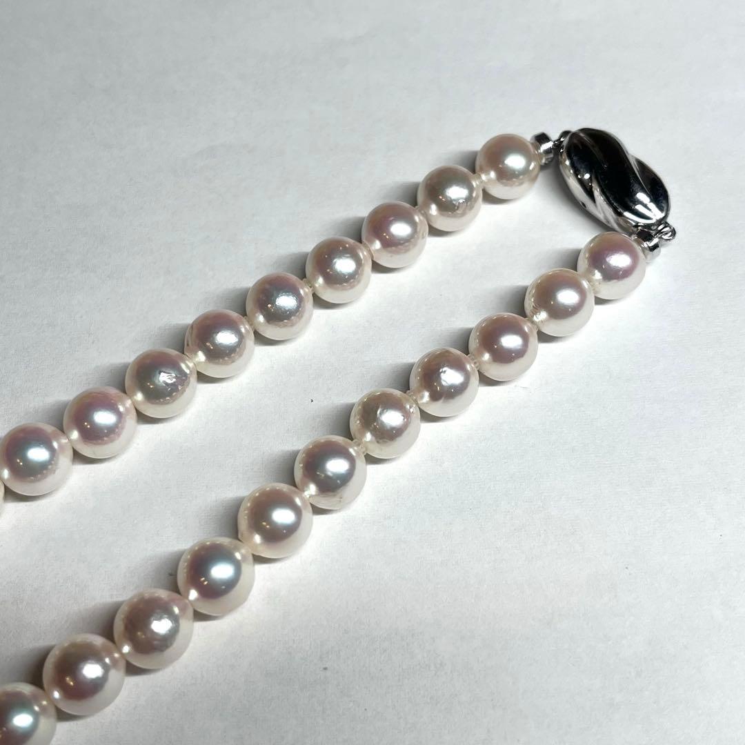 Aurora Hanadama Grade Akoya Pearl Necklace 8-8.5mm pearls with silver clasp displayed with paulownia box