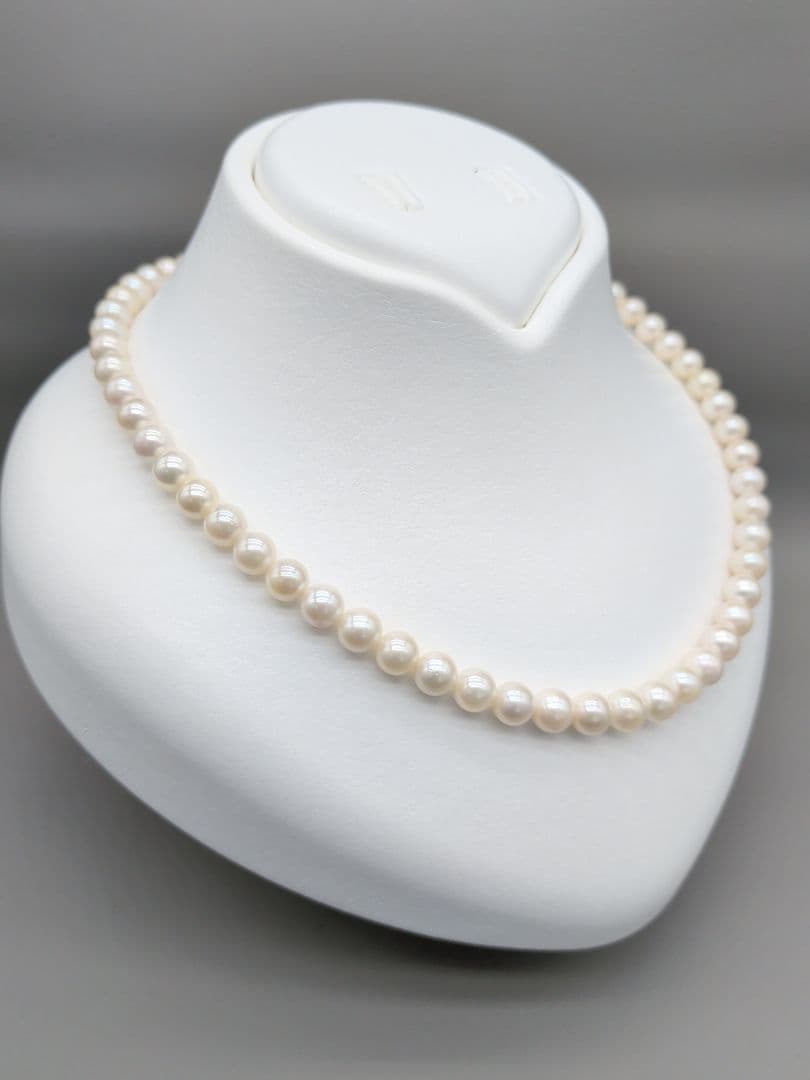 Kuro Akoya genuine pearl necklace with white 7-7.5mm pearls and silver clasp, 42.7cm length