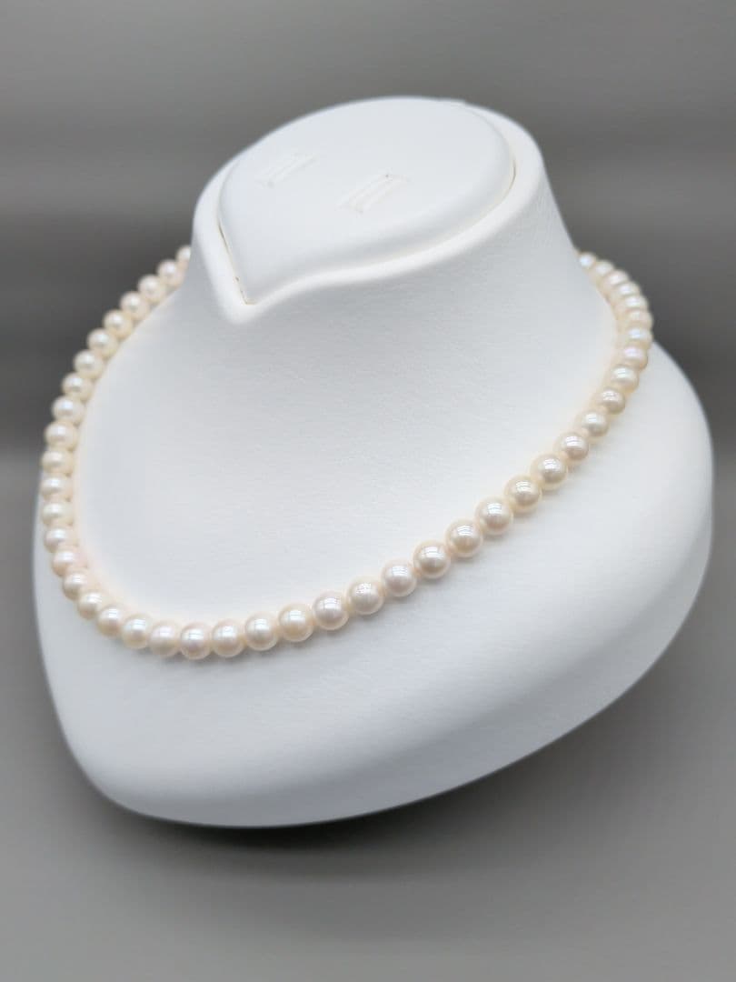 Kuro Akoya genuine pearl necklace with white 7-7.5mm pearls and silver clasp, 42.7cm length