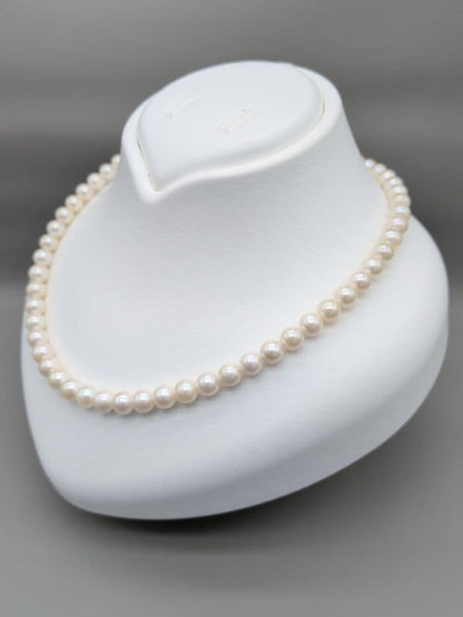 Kuro Akoya genuine pearl necklace with white 7-7.5mm pearls and silver clasp, 42.7cm length