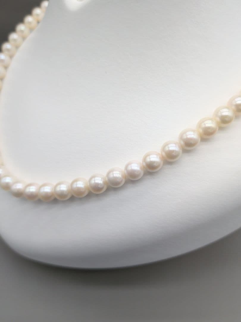 Kuro Akoya genuine pearl necklace with white 7-7.5mm pearls and silver clasp, 42.7cm length